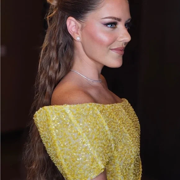 Elegant Yellow Evening Gown - Picture 2 of 5